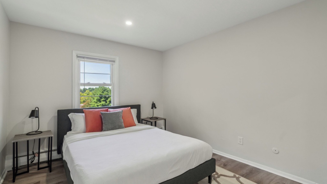 Photo of Bedroom in Newark