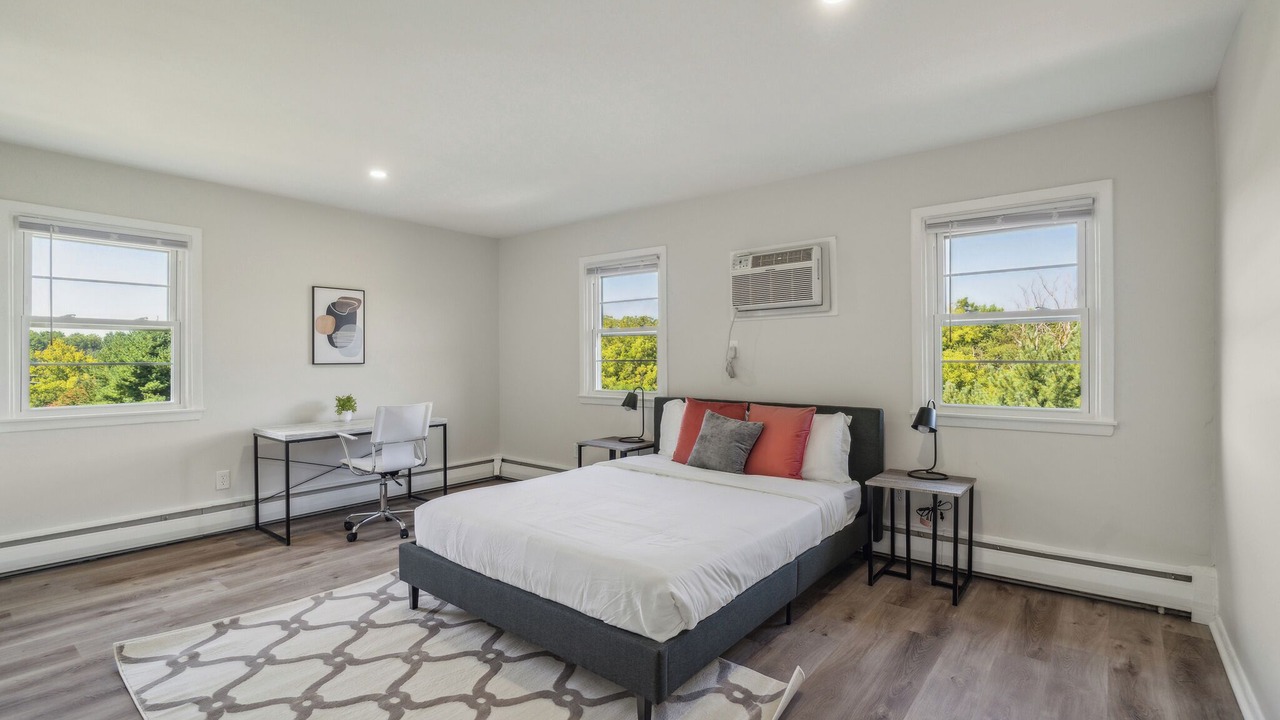 Photo of Bedroom in Newark