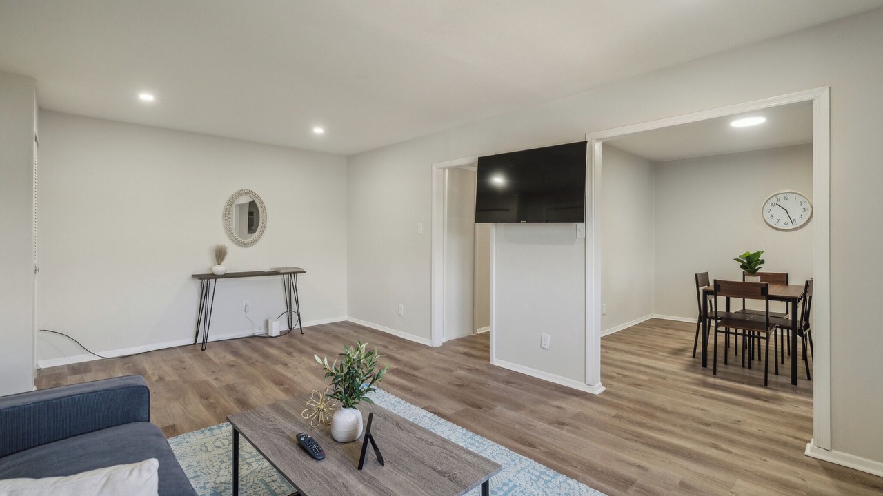 Photo of Livingroom in Newark