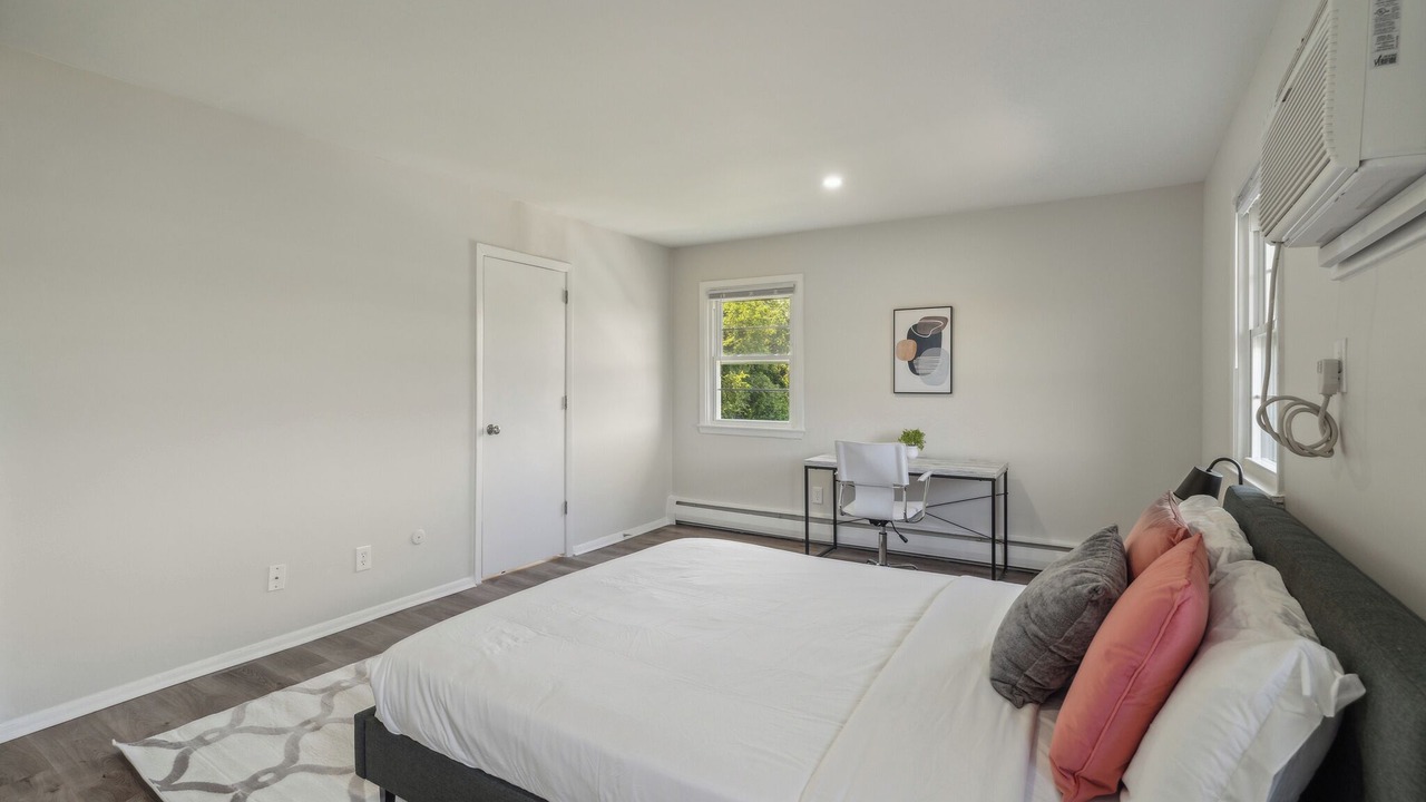 Photo of Bedroom in Newark