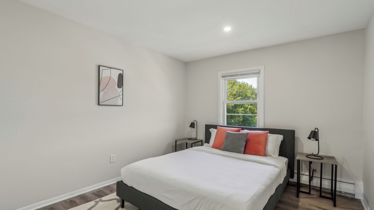 Photo of Bedroom in Newark