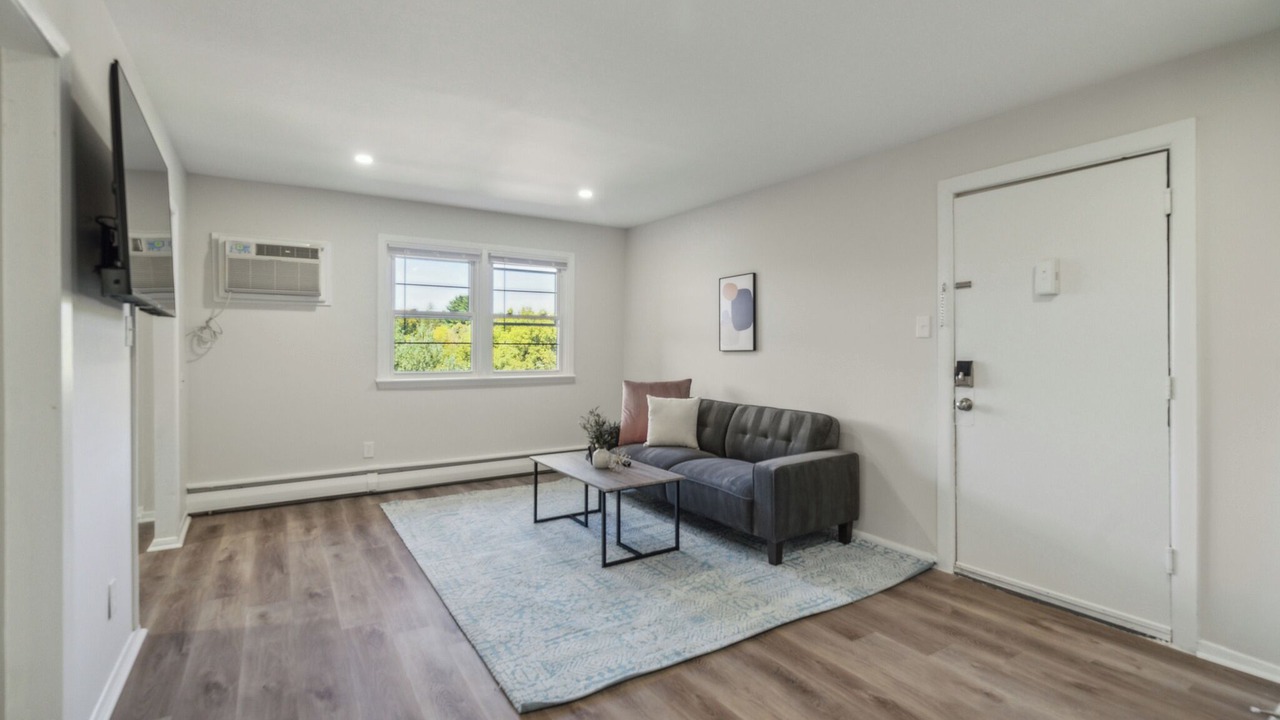 Photo of Livingroom in Newark