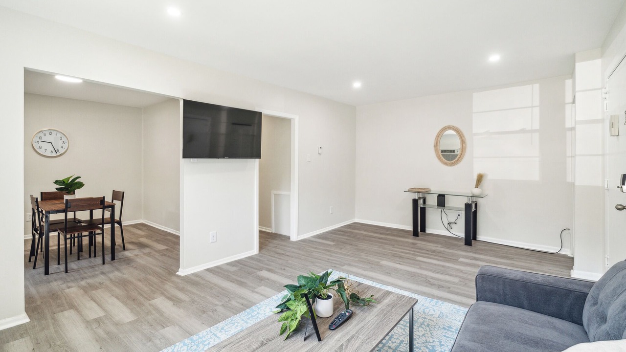 Photo of Livingroom in Newark