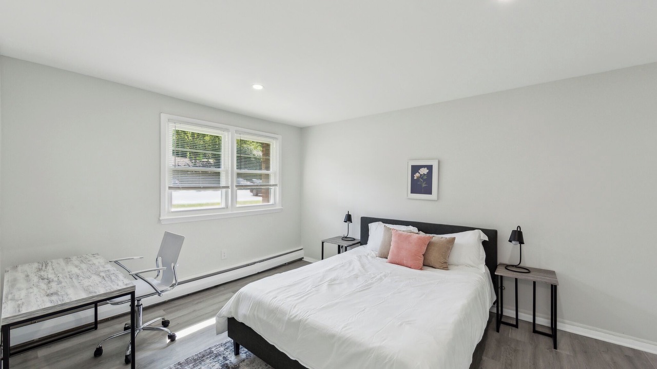 Photo of Bedroom in Newark