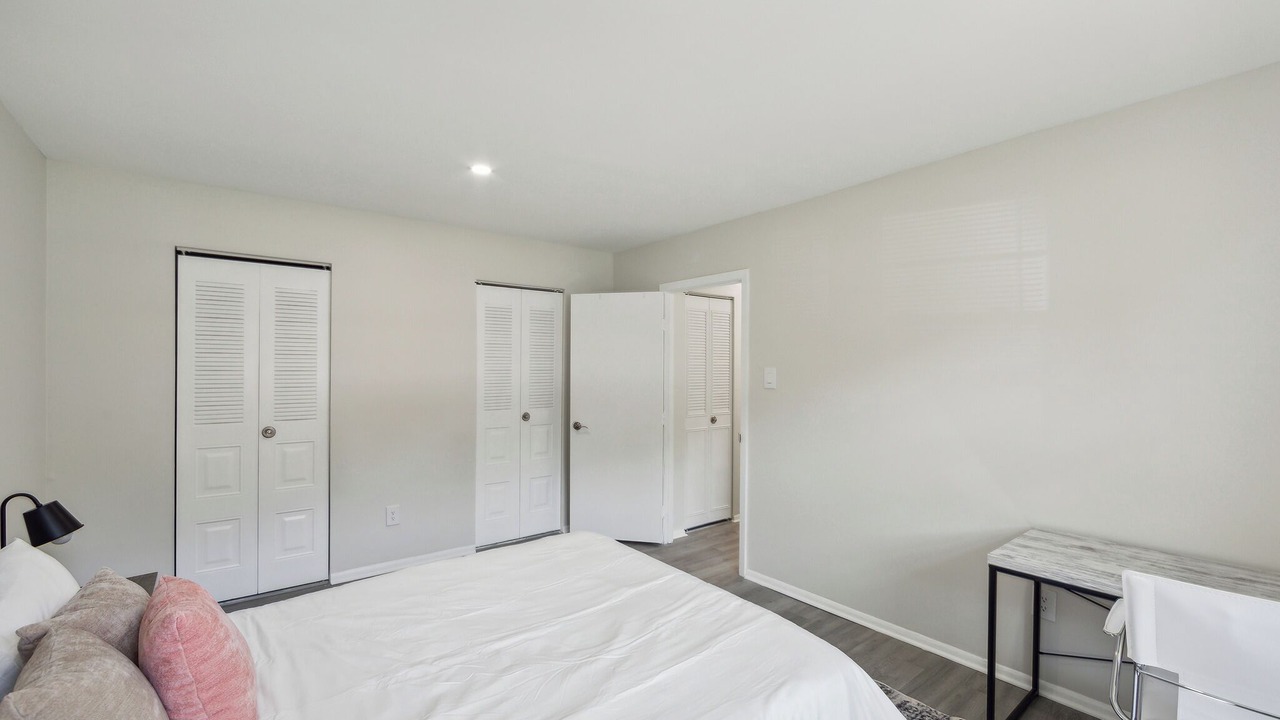 Photo of Bedroom in Newark
