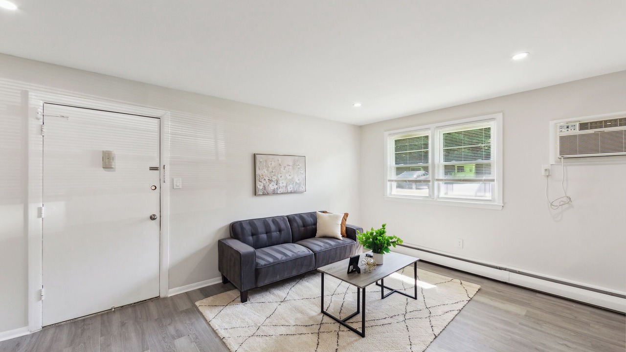 Photo of Livingroom in Newark