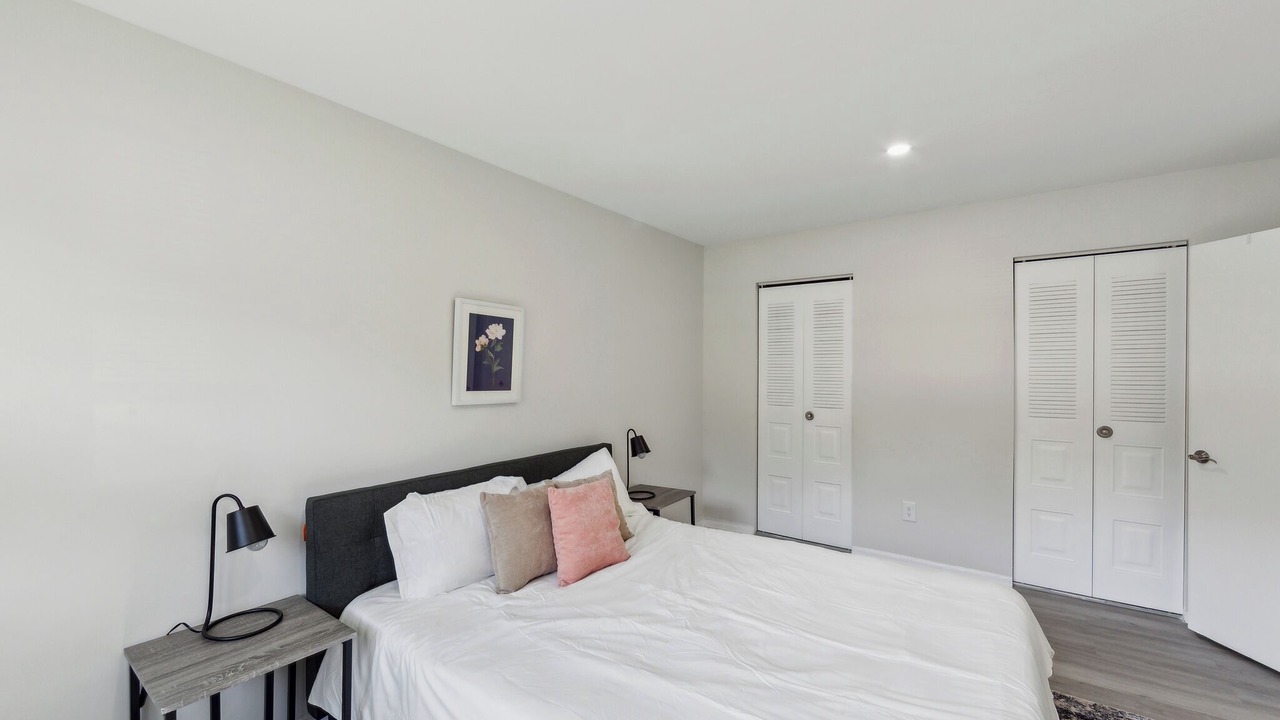 Photo of Bedroom in Newark