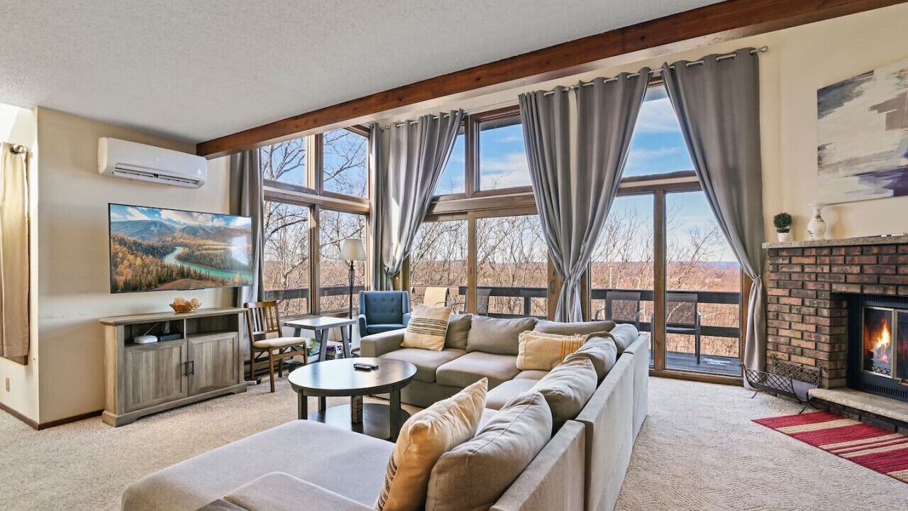 Photo of Livingroom in Tannersville