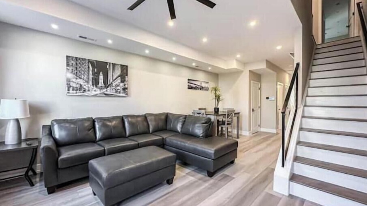 Photo of Livingroom in Gayborhood