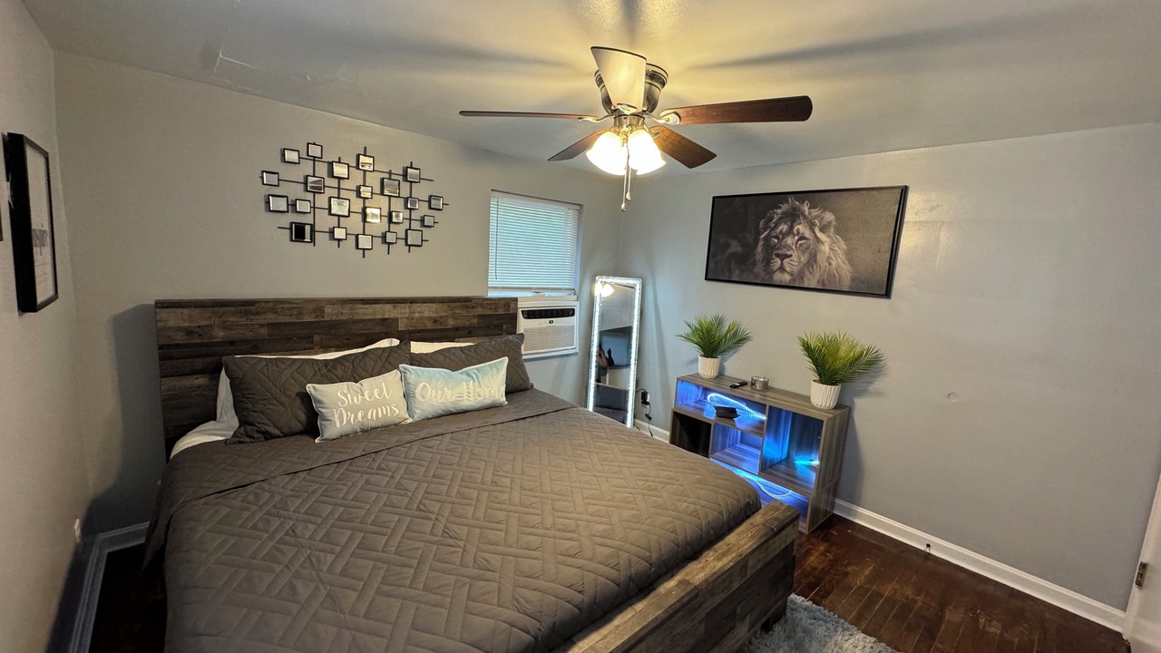 Photo of Bedroom in Roselawn Finance