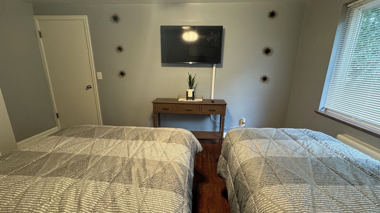 Photo of Bedroom in Roselawn Finance
