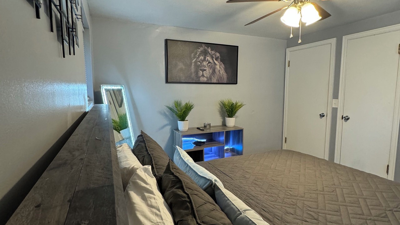 Photo of Bedroom in Roselawn Finance