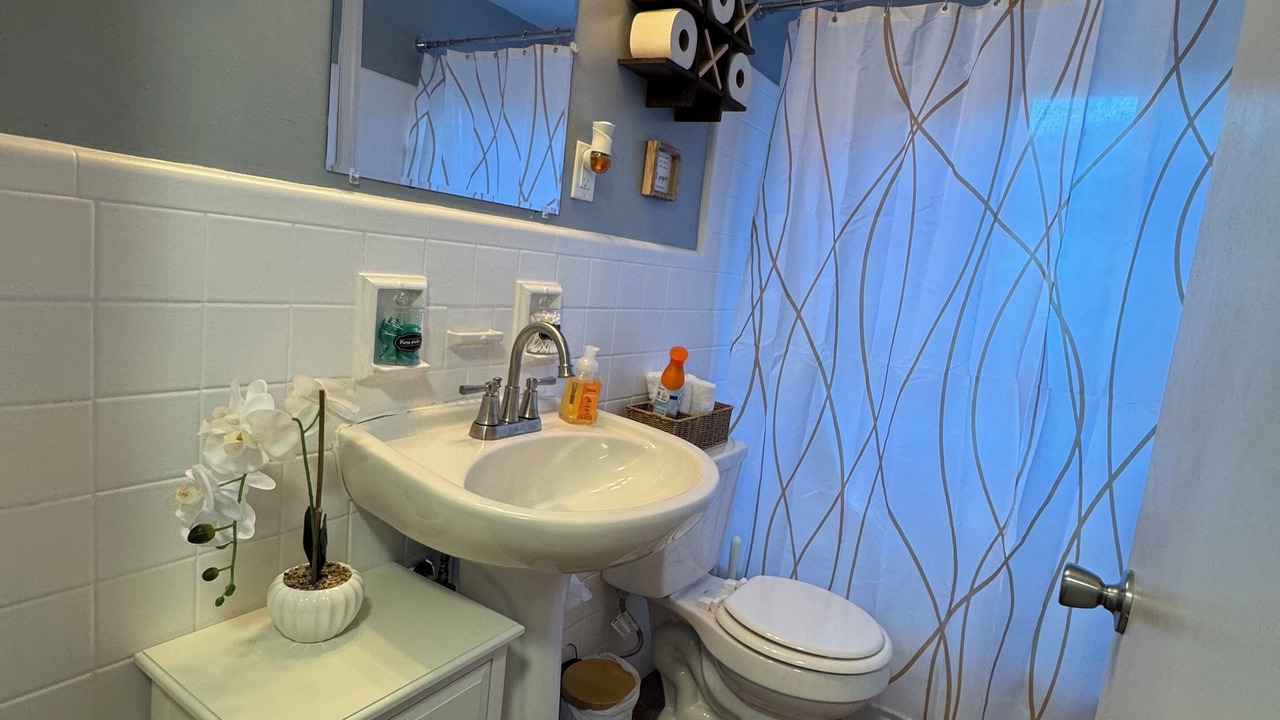 Photo of Bathroom in Roselawn Finance