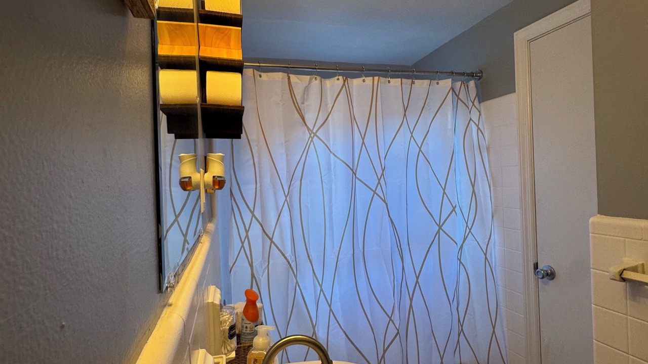 Photo of Bathroom in Roselawn Finance