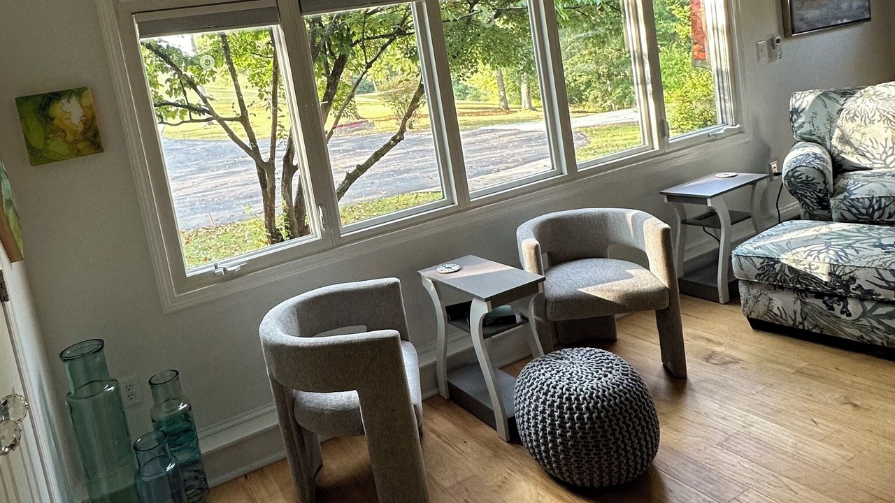 Photo of Livingroom in Oak Hill