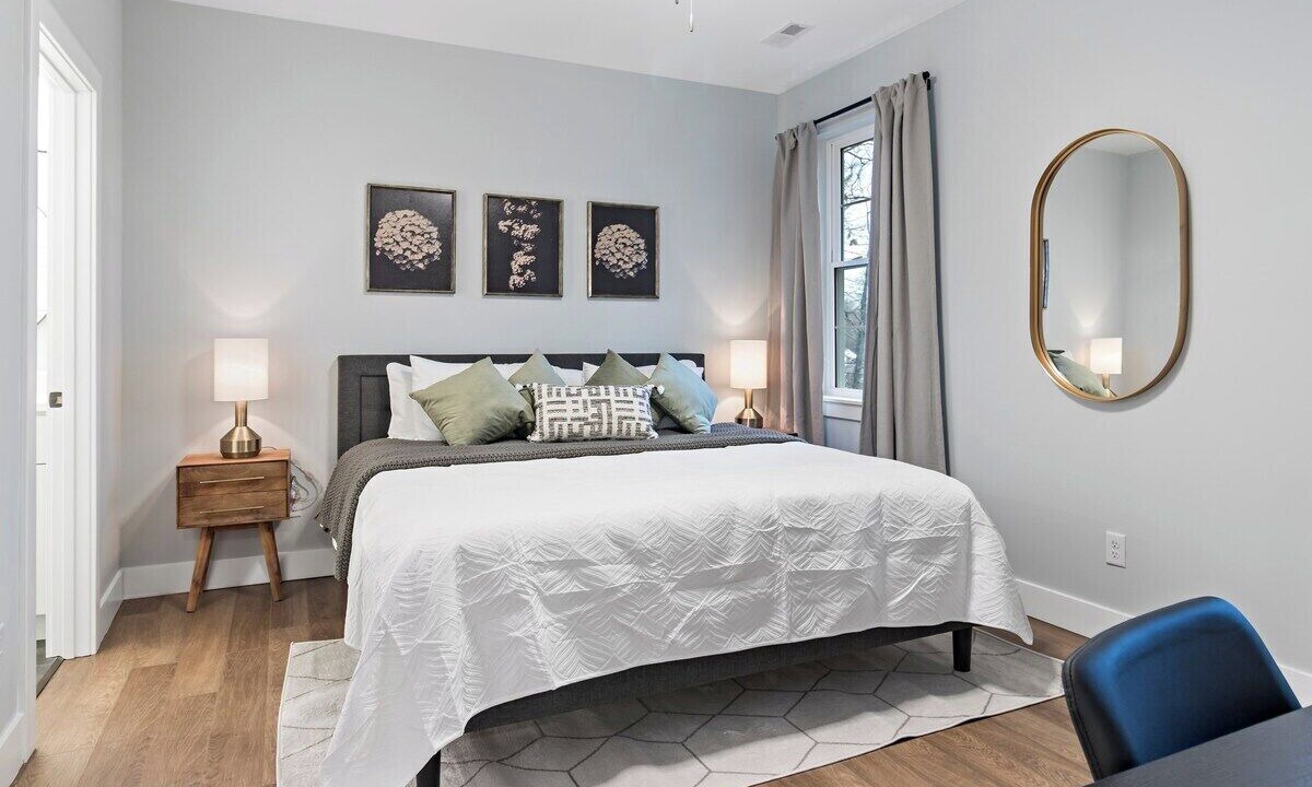 Photo of Bedroom in Roselawn Finance