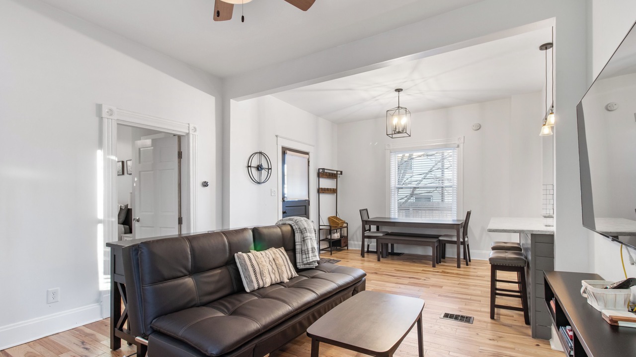 Photo of Livingroom in Oakley