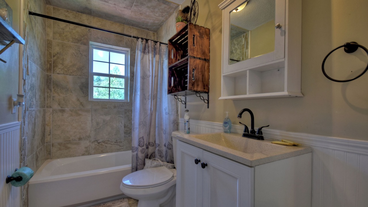 Photo of Bathroom in Copperhill