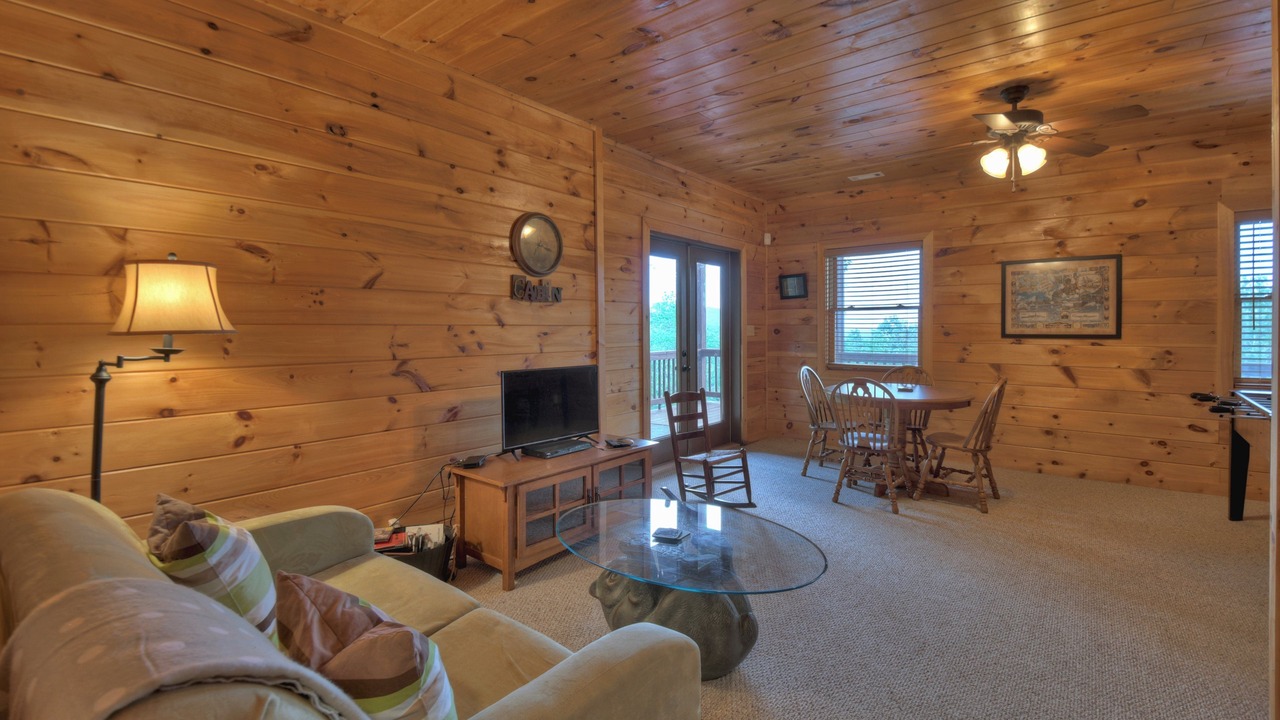 Photo of Bedroom in Raccoon Ridge