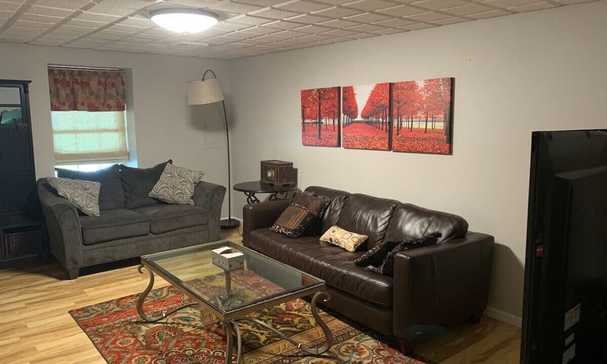 Photo of Livingroom in Sproul