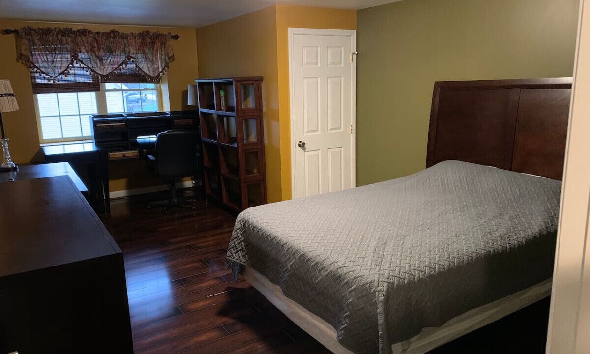 Photo of Bedroom in Sproul