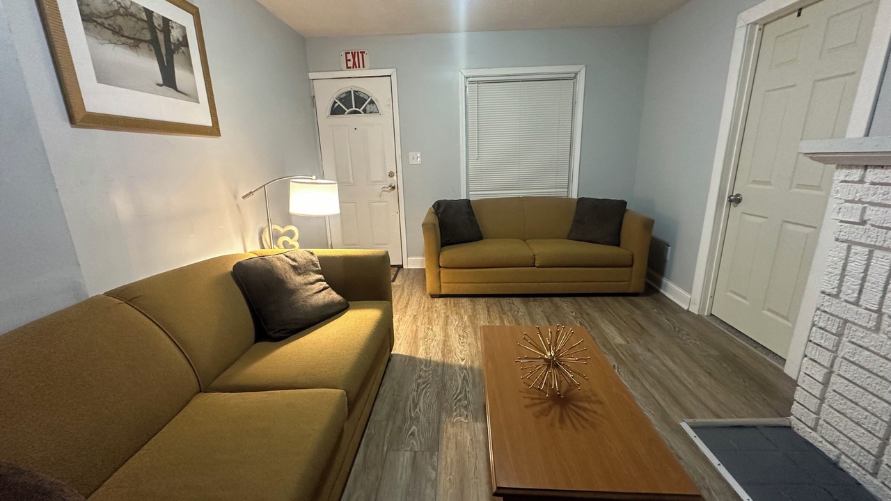 Photo of Livingroom in Cleveland