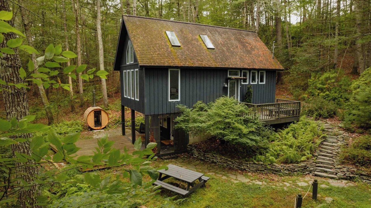 Photo of Outdoor in Pond Eddy