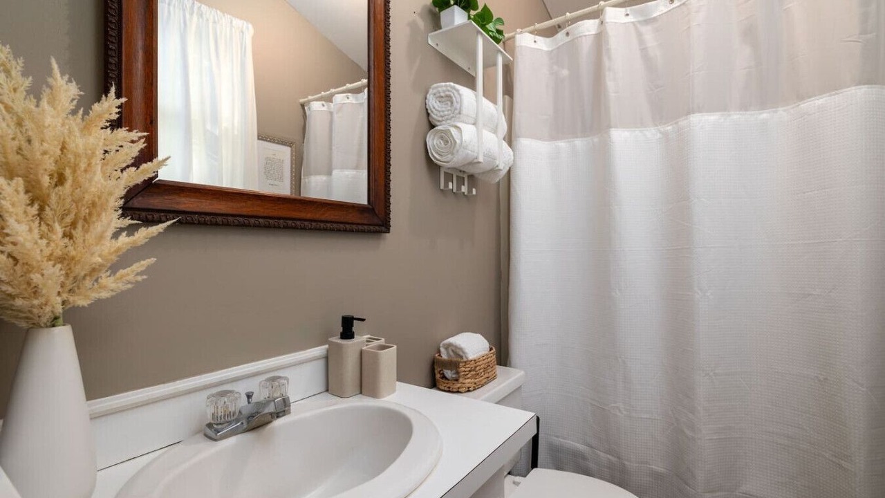 Photo of Bathroom in Old Irving Park
