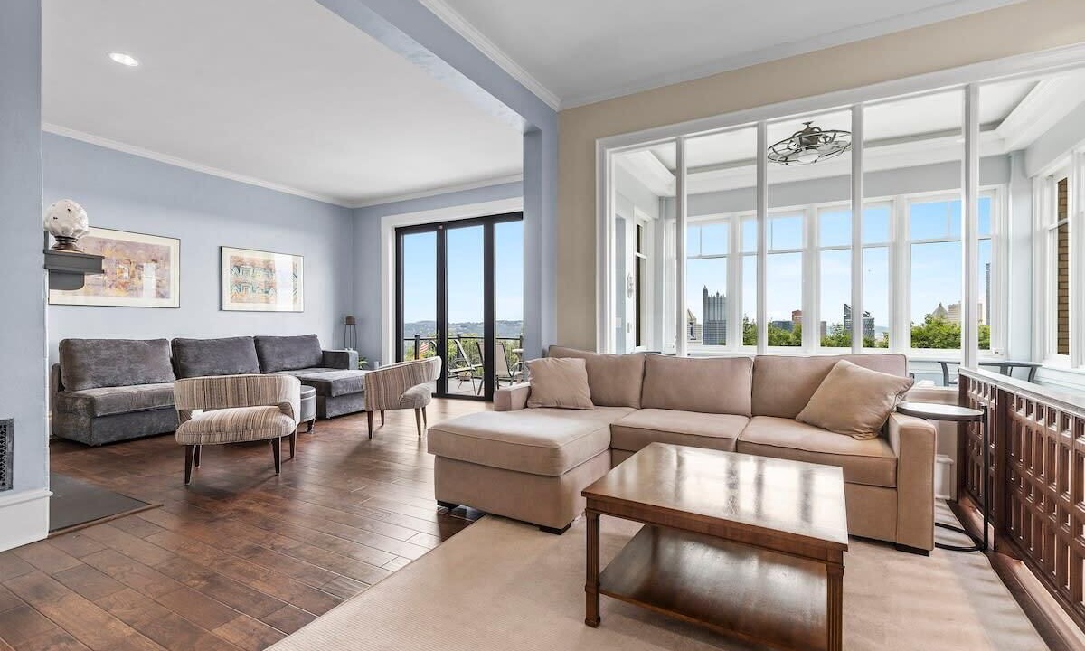 Photo of Livingroom in Mount Washington