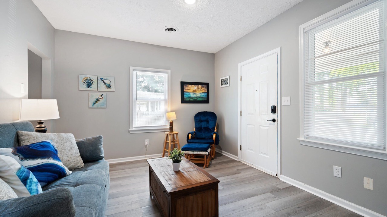 Photo of Livingroom in Buckroe Beach
