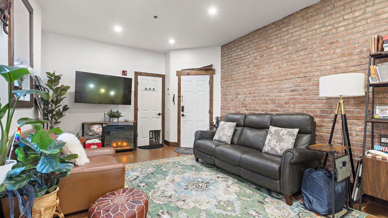 Photo of Livingroom in The Heights