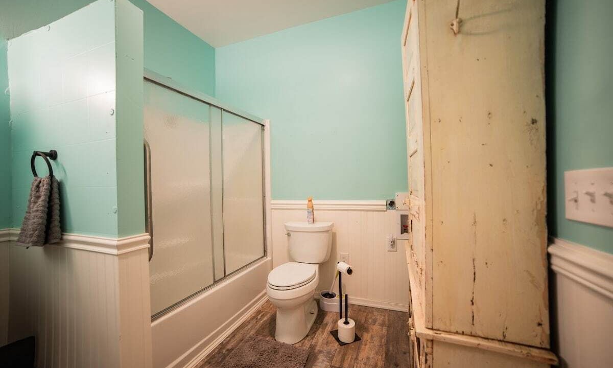 Photo of Bathroom in Loyalton