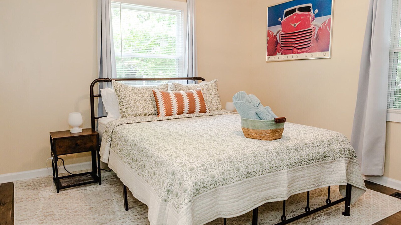 Photo of Bedroom in Near Eastside