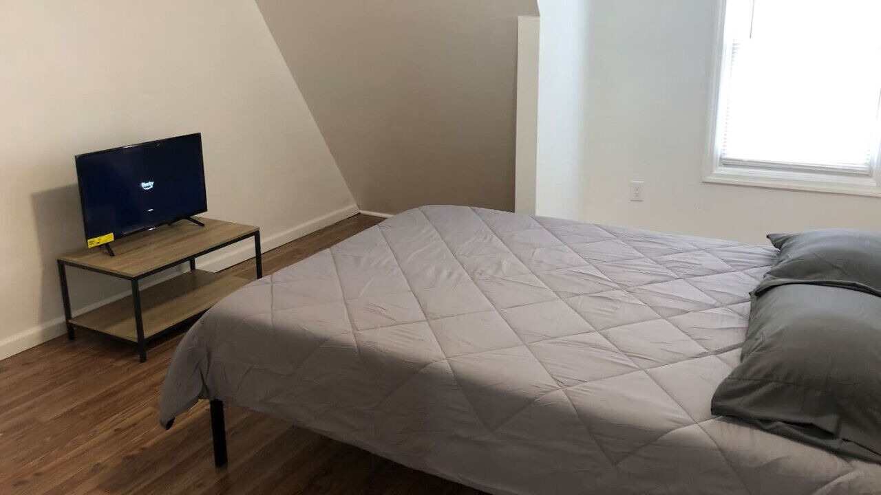 Photo of Bedroom in Weequahic