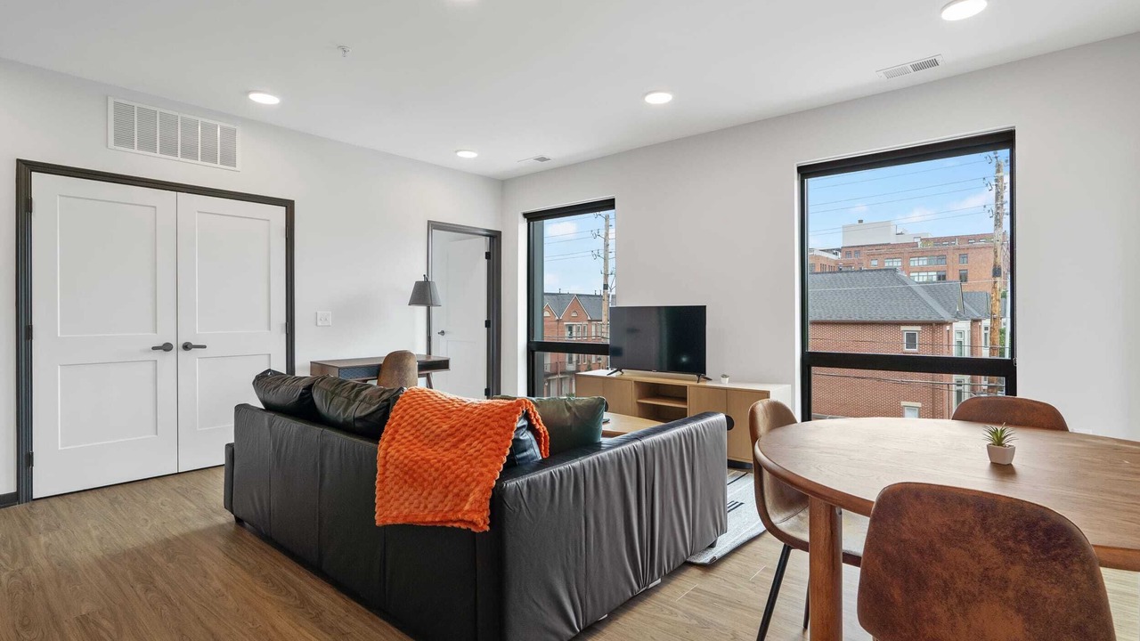 Photo of Livingroom in Lockerbie Square