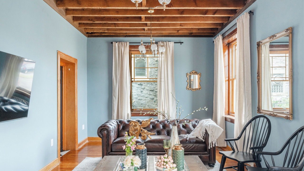 Photo of Livingroom in Lansford