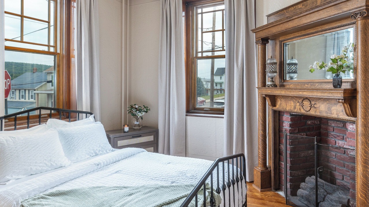 Photo of Bedroom in Lansford