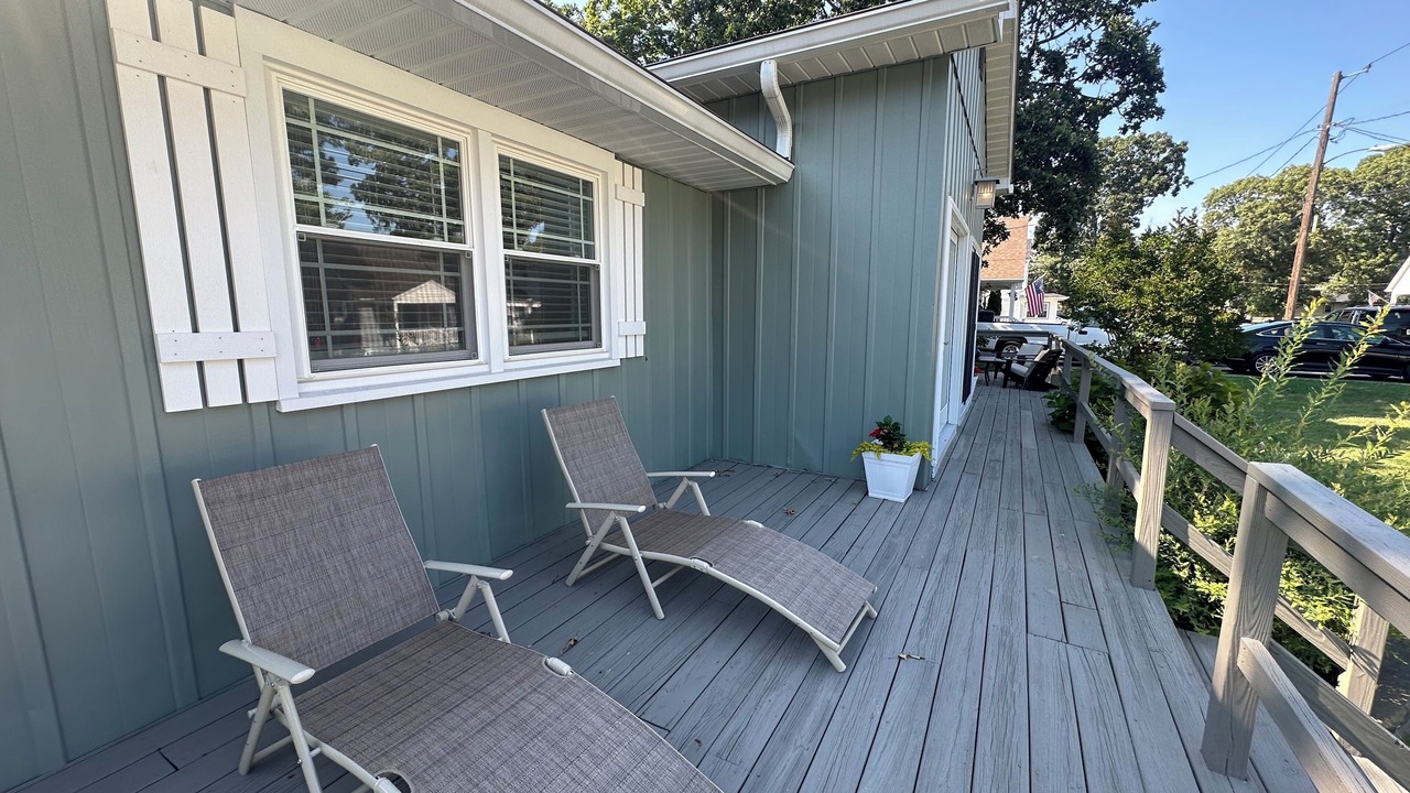 Photo of Patio Balcony in Town Bank