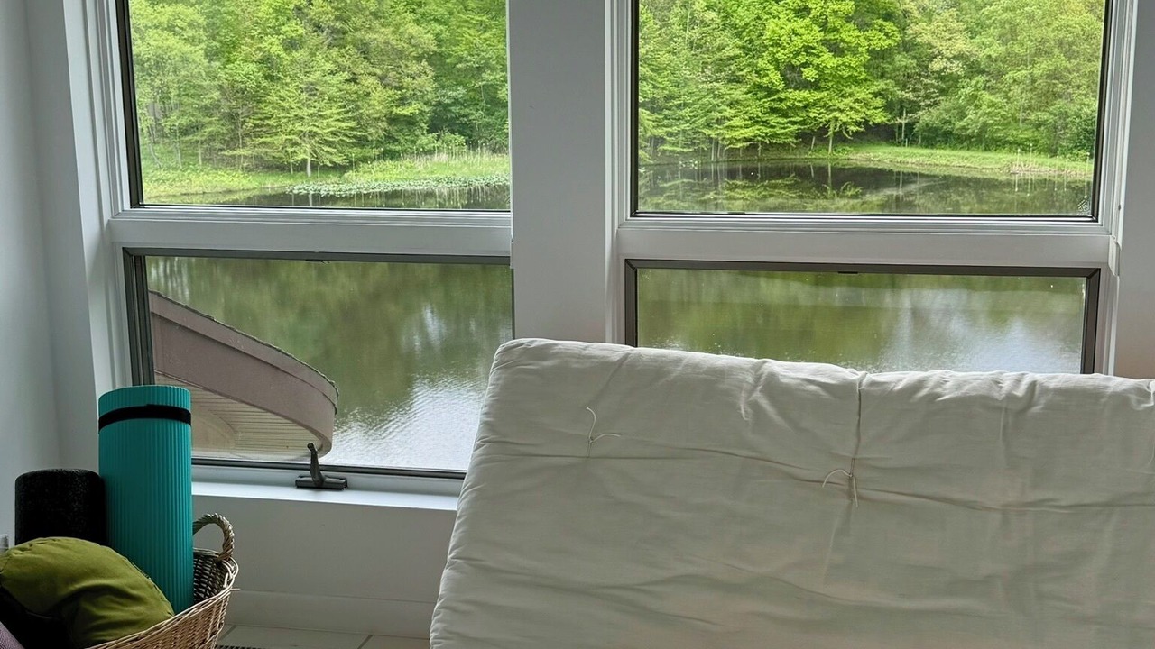 Photo of Livingroom in Grove City