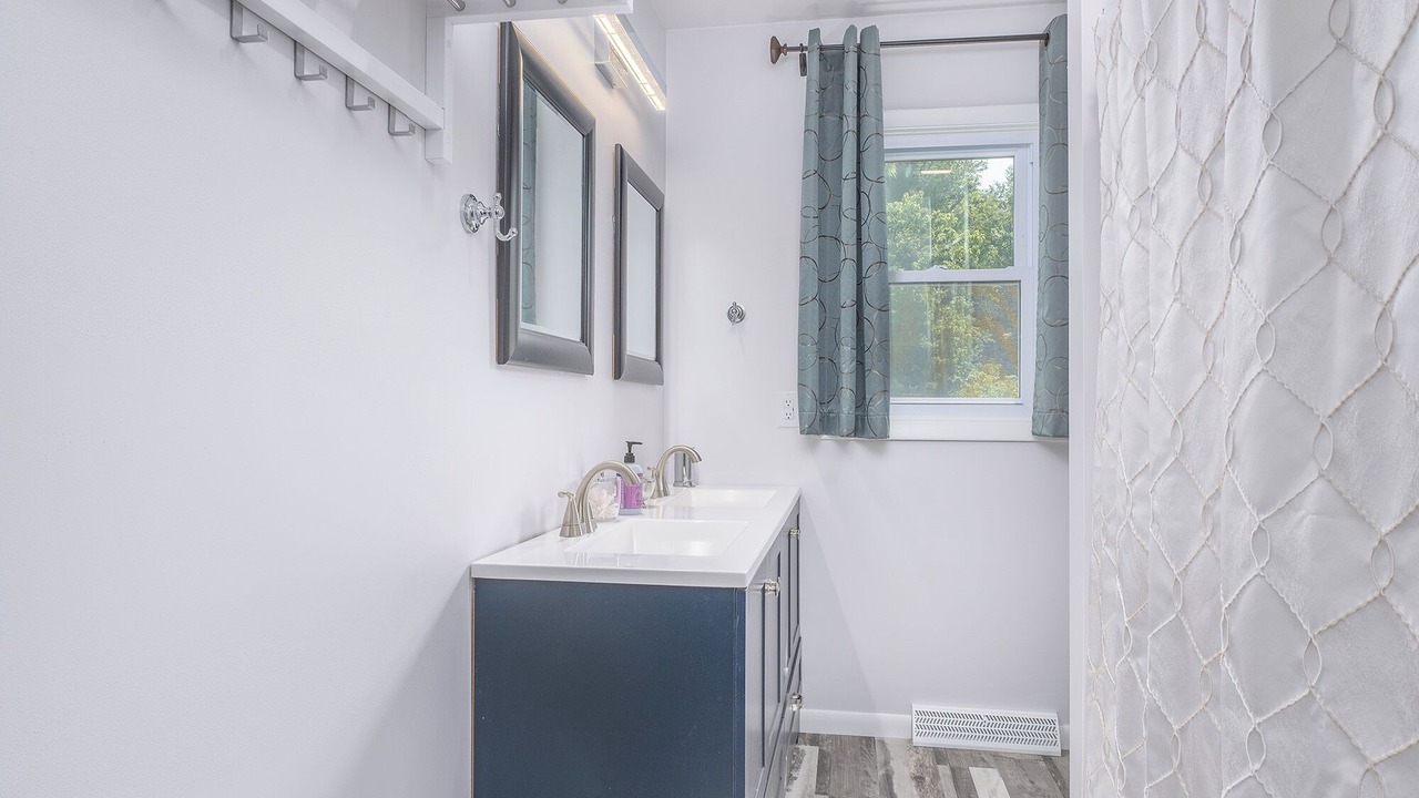 Photo of Bathroom in Gambier