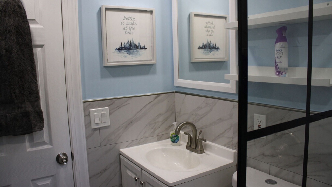Photo of Bathroom in White Mills