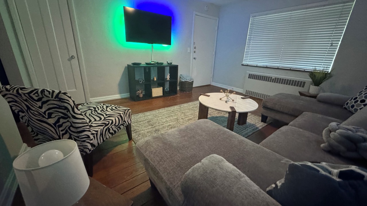 Photo of Livingroom in Roselawn Finance