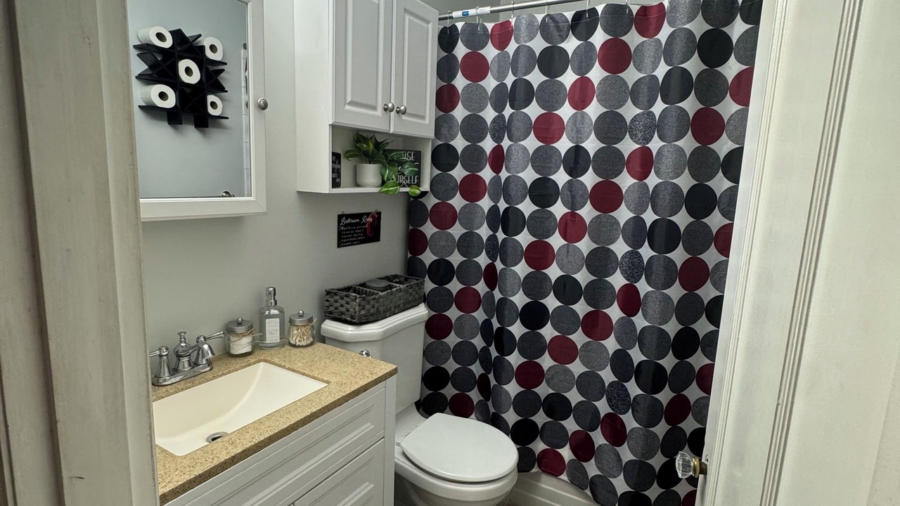 Photo of Bathroom in Roselawn Finance