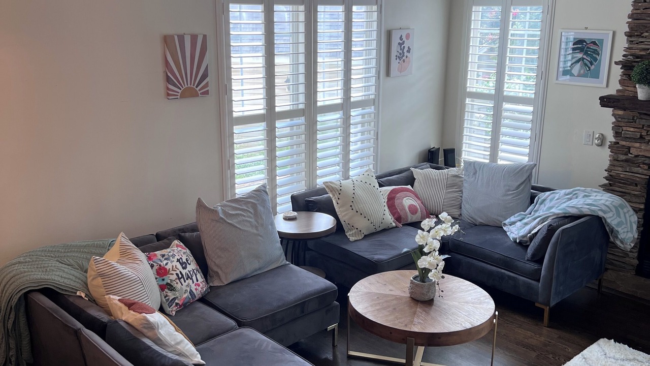 Photo of Livingroom in First Ward