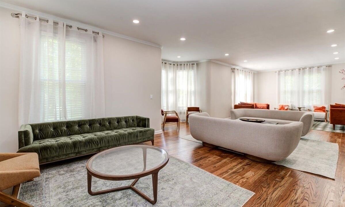 Photo of Livingroom in Orange