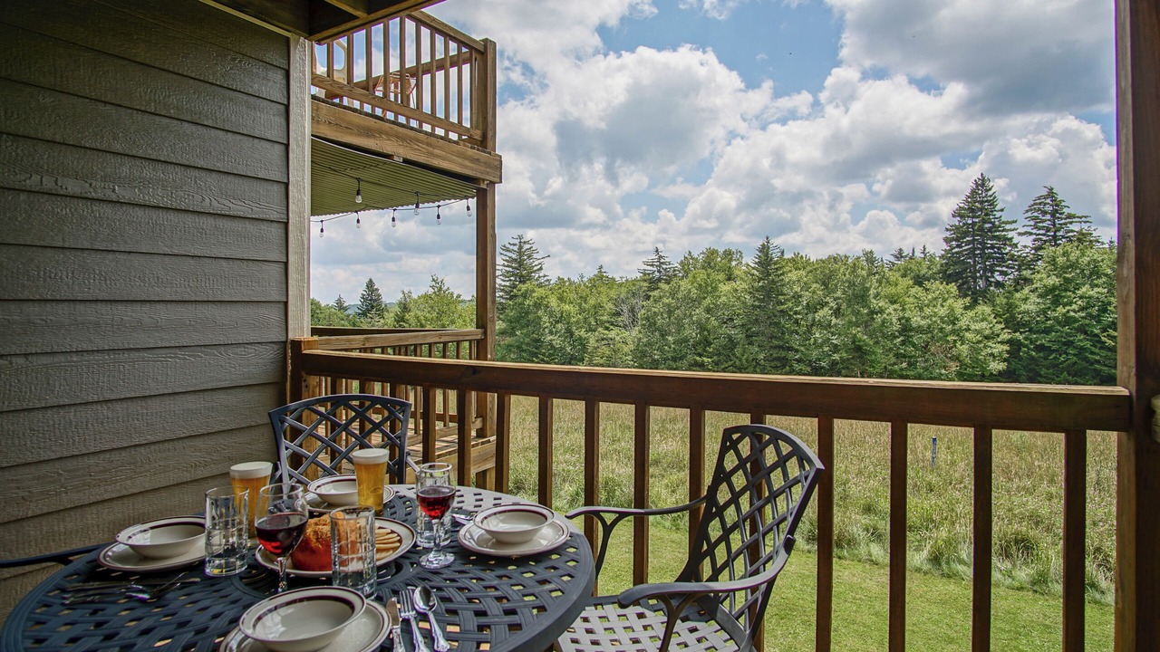 Photo of Outdoor in Snowshoe