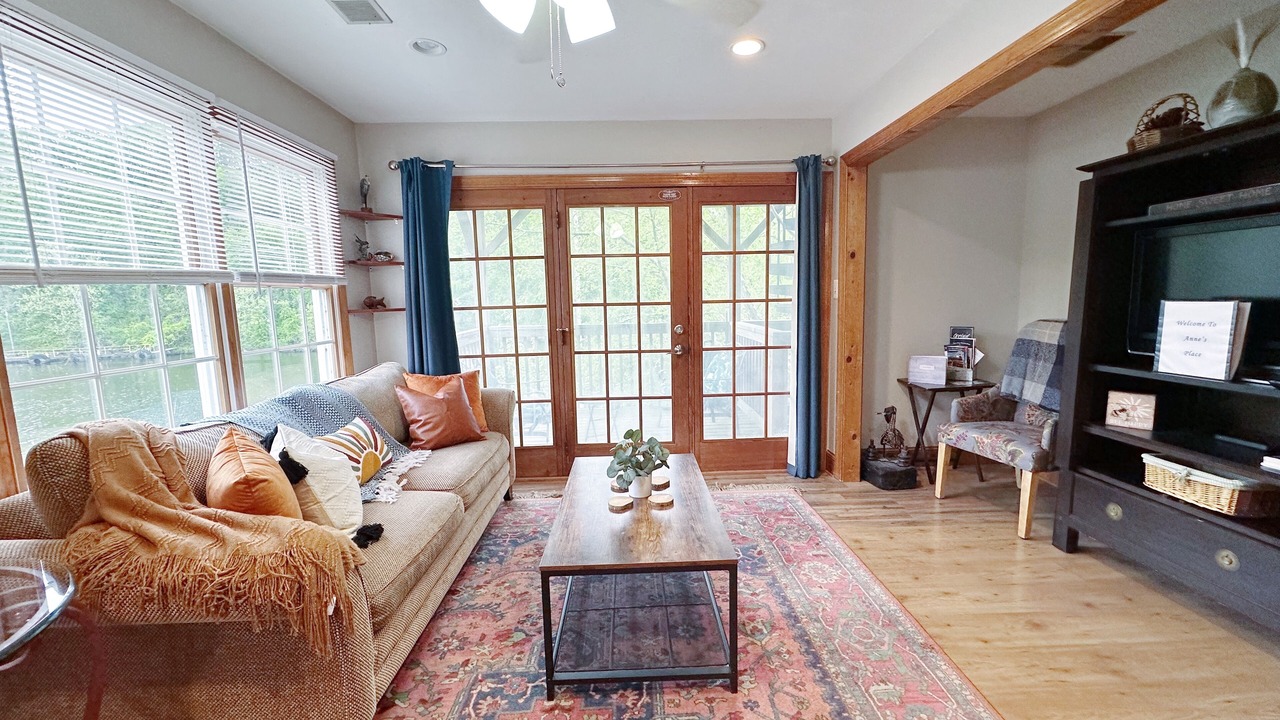 Photo of Livingroom in Lorton