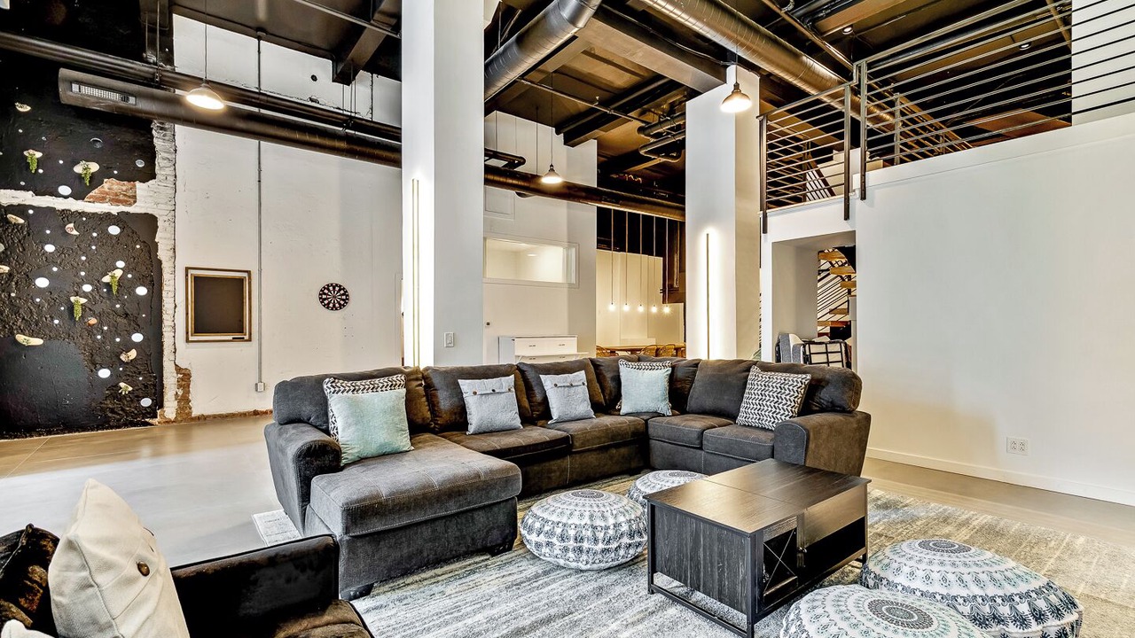 Photo of Livingroom in Center City East