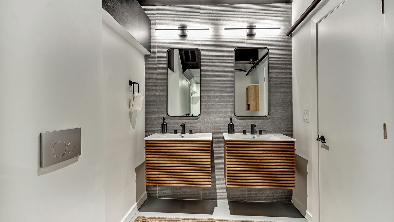 Photo of Bathroom in Center City East