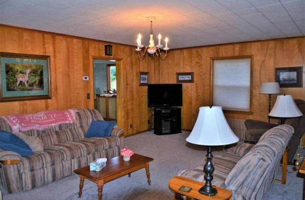 Photo of Livingroom in St. Marys